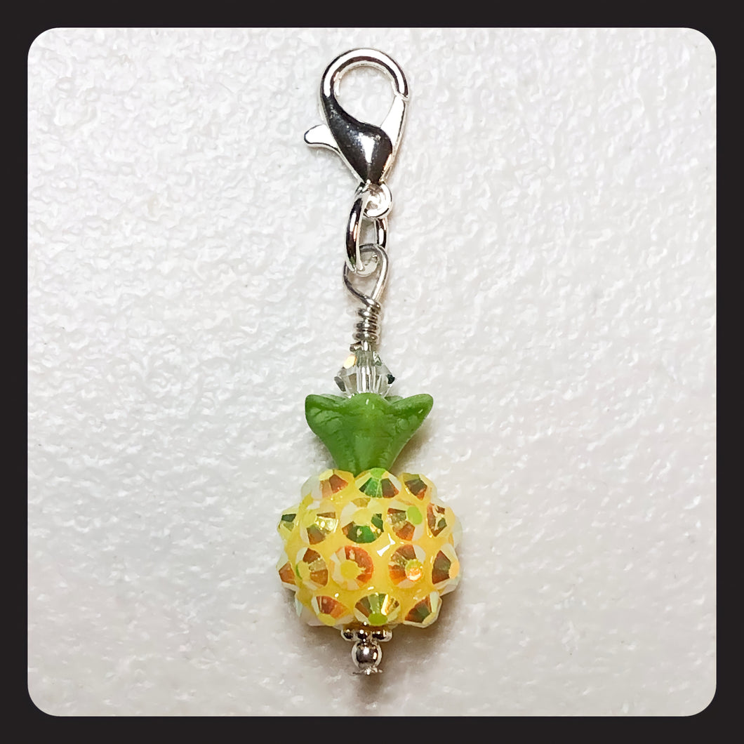 Pineapple (silver colored hardware)